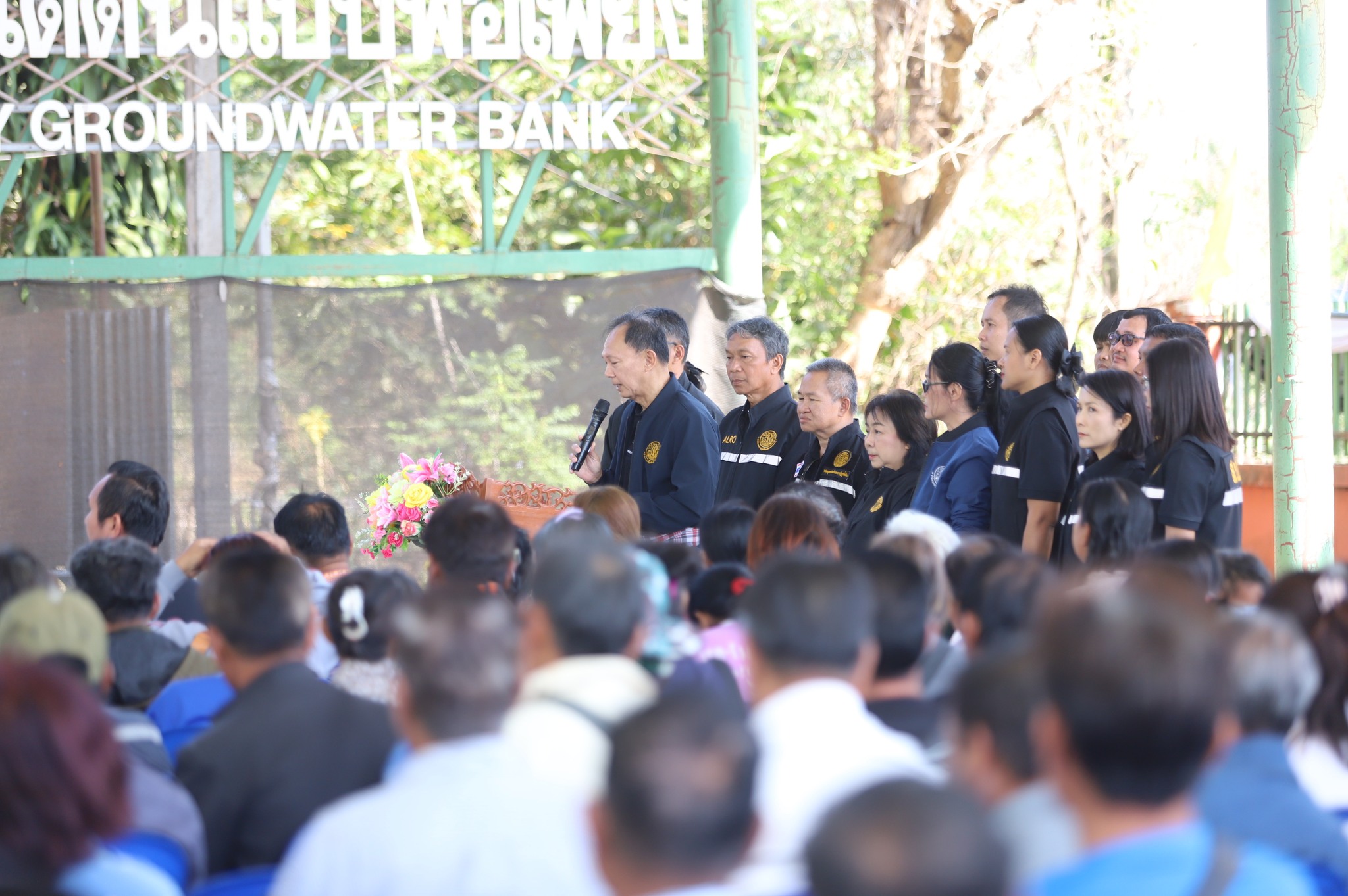 title - ชาวน้ำยืนเฮ ส.ป.ก. ขนทัพบริการถึงที่ ต.เก่าขาม ลดค่าใช้จ่าย ยื่นขอออกโฉนด - ปรึกษาปัญหากฎหมาย ครบจบในที่เดียว